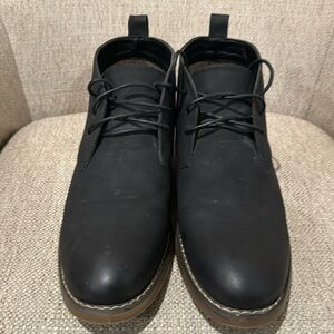 Men’s casual shoes in black, size 11. Never worn.
